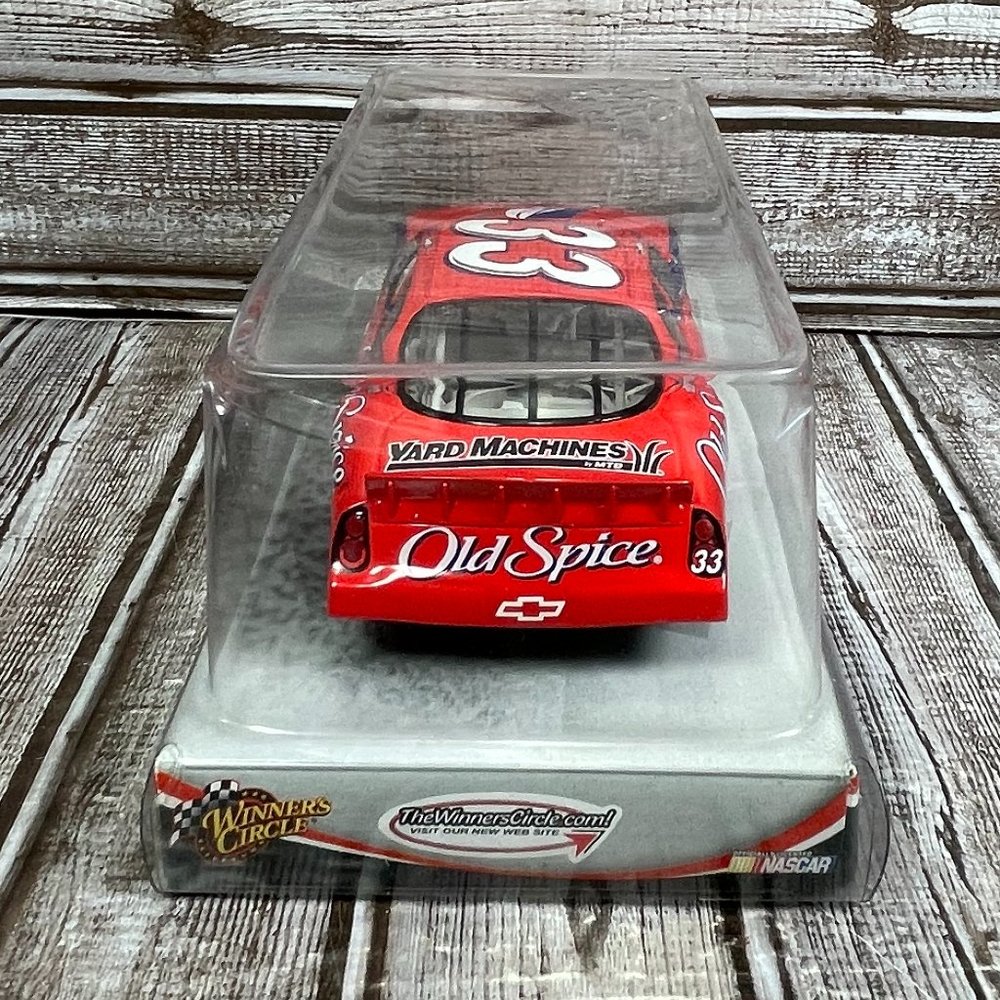 Winner's Circle TONY STEWART #33 Old Spice 2005 NASCAR MA 1:24 Scale Car NIB NEW - Picture 4 of 6